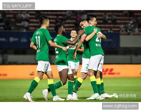 南京足球队在大师赛积分榜上以100分稳居第一位置展现强劲实力